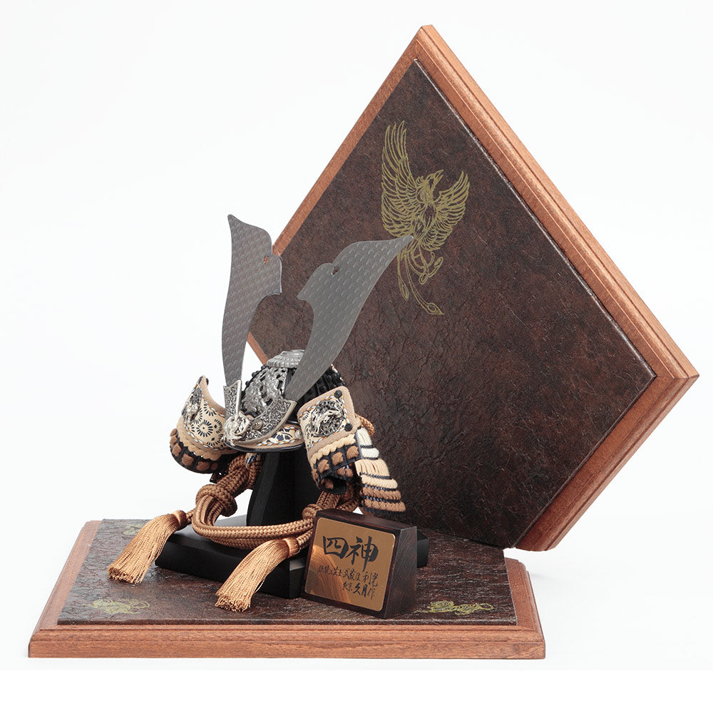 Kabuto Helmet Display – 4GR-K4-Z by Toshimitsu Suzuki