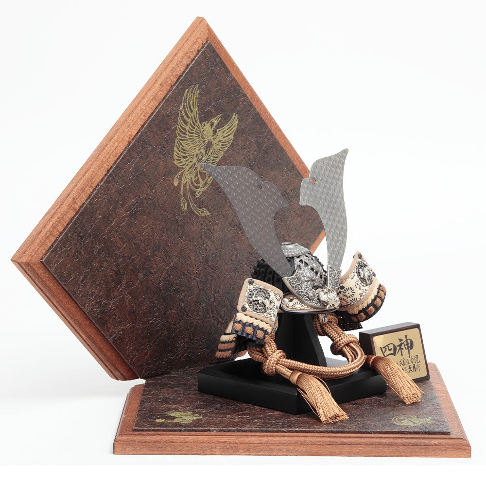 Kabuto Helmet Display – 4GR-K4-Z by Toshimitsu Suzuki