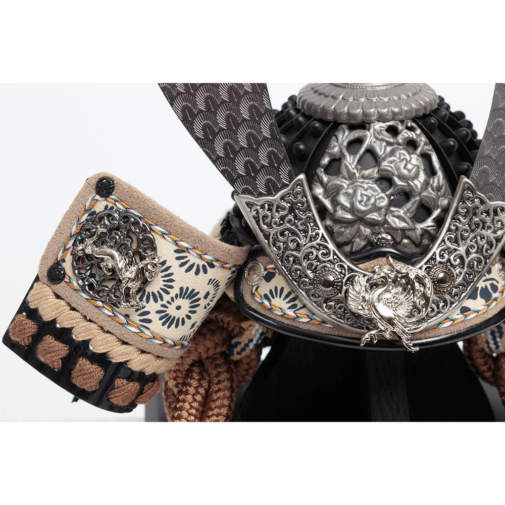 Kabuto Helmet Display – 4GR-K4-Z by Toshimitsu Suzuki