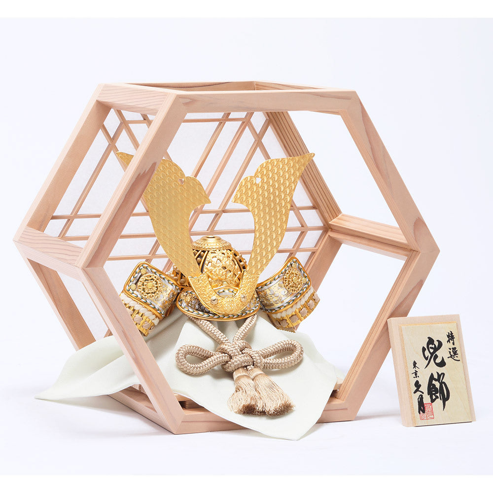 Kabuto Helmet Display – 6GR-K11-S by Toshimitsu Suzuki