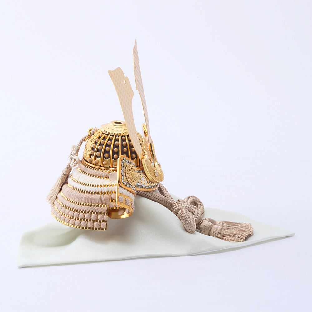 Kabuto Helmet Display – 6GR-K11-S by Toshimitsu Suzuki