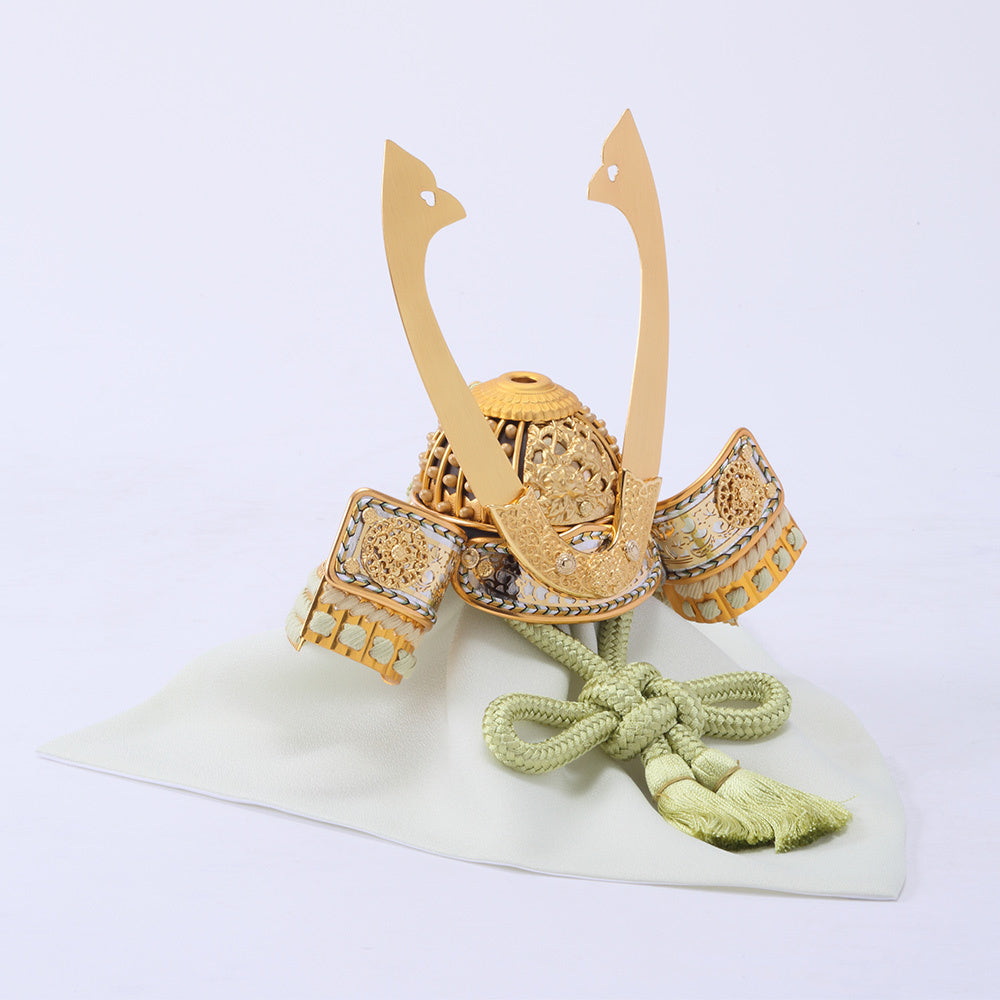 Kabuto Helmet Display – 6GR-K13-S by Toshimitsu Suzuki