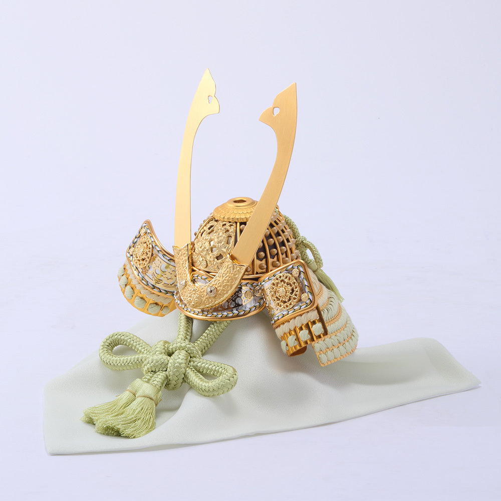Kabuto Helmet Display – 6GR-K13-S by Toshimitsu Suzuki