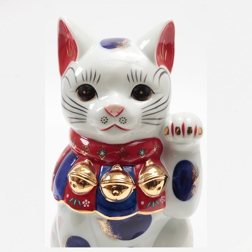 porcelain beckoning cat　Seto ware　7751